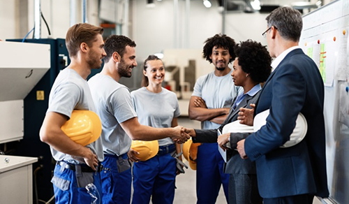 Manager anime son équipe sur les enjeux bien-être et prévention RPS